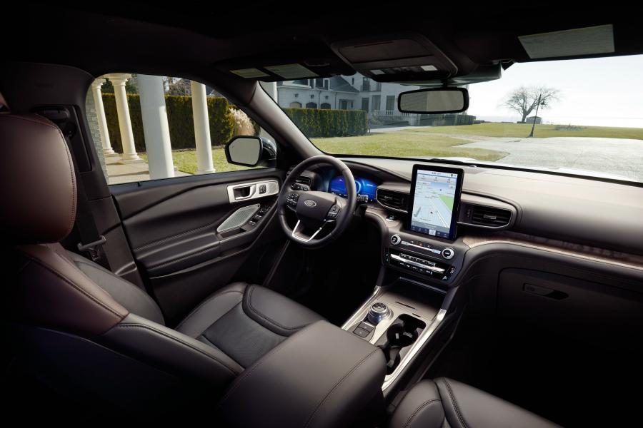 Интерьер Ford Explorer Platinum 2019 года  (фото 12 из 17)